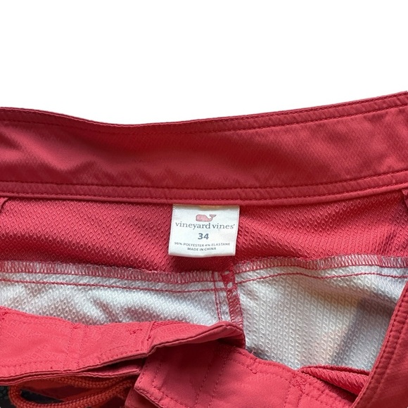 Vineyard Vines 8” Unlined Boardshorts Salmon Fish Print Men’s Size 34 - Picture 4 of 6